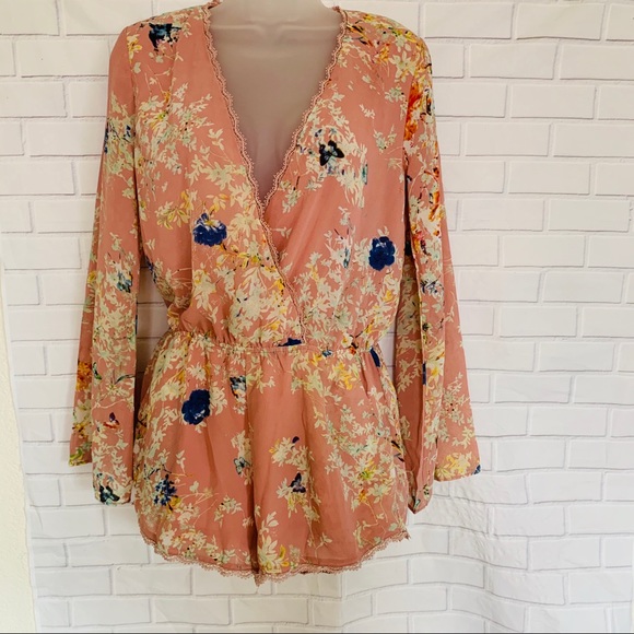 Forever 21 long sleeve romper - Picture 3 of 5